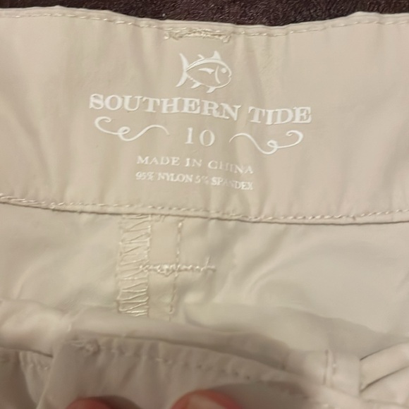 Perfect Khaki Shorts - Picture 3 of 7